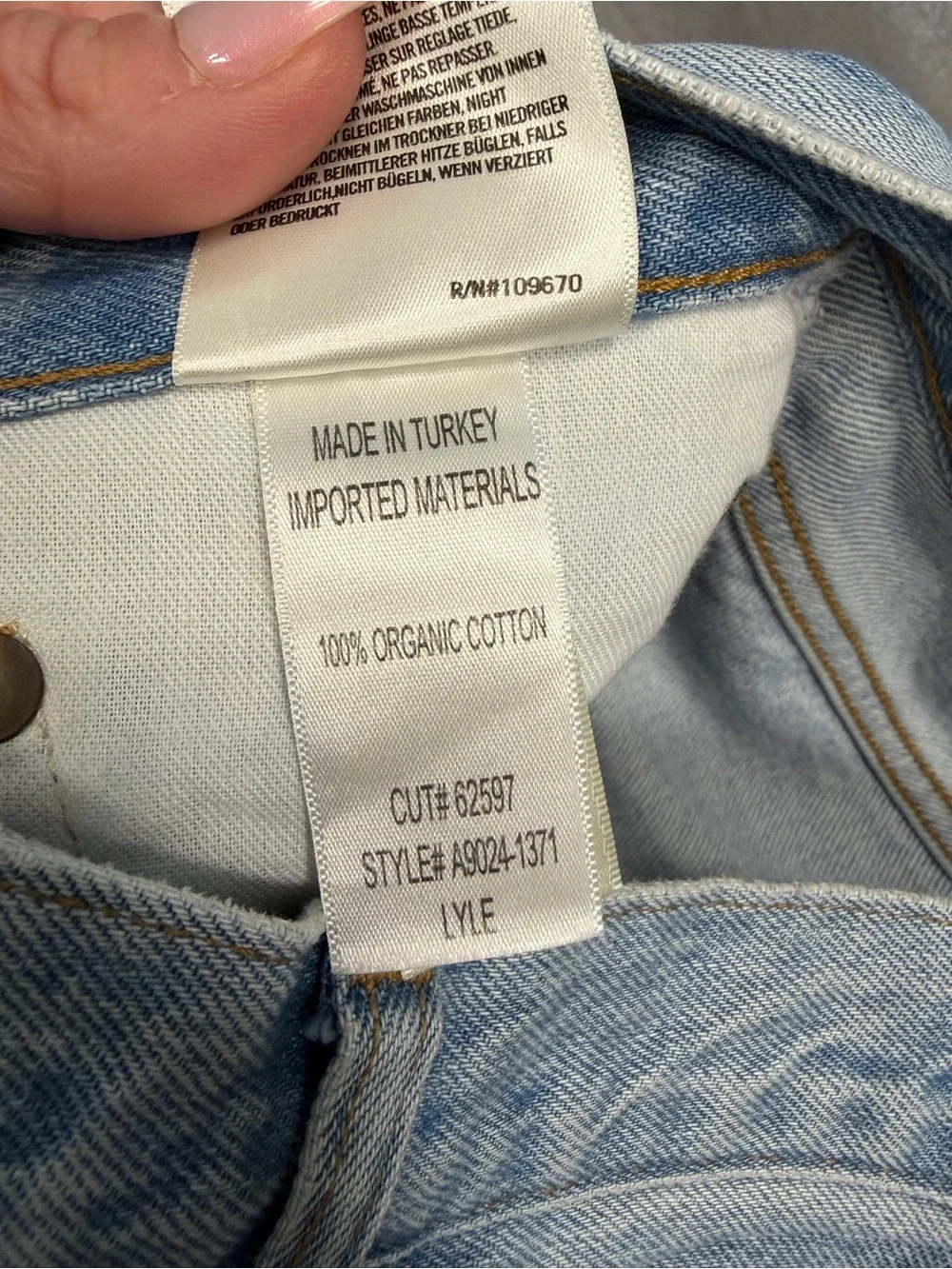 AGOLDE Lyle Low-Rise Slim Jeans in Switch Wash